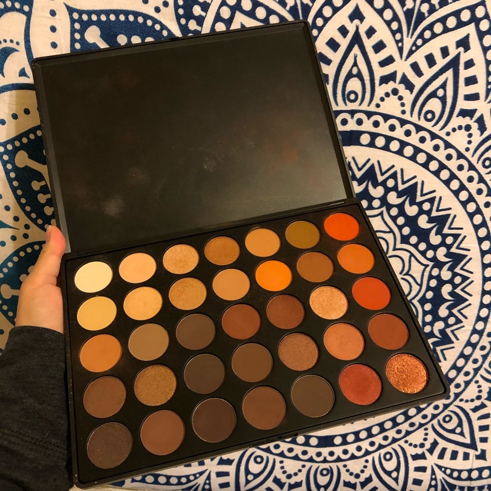 Eyeshadow kit